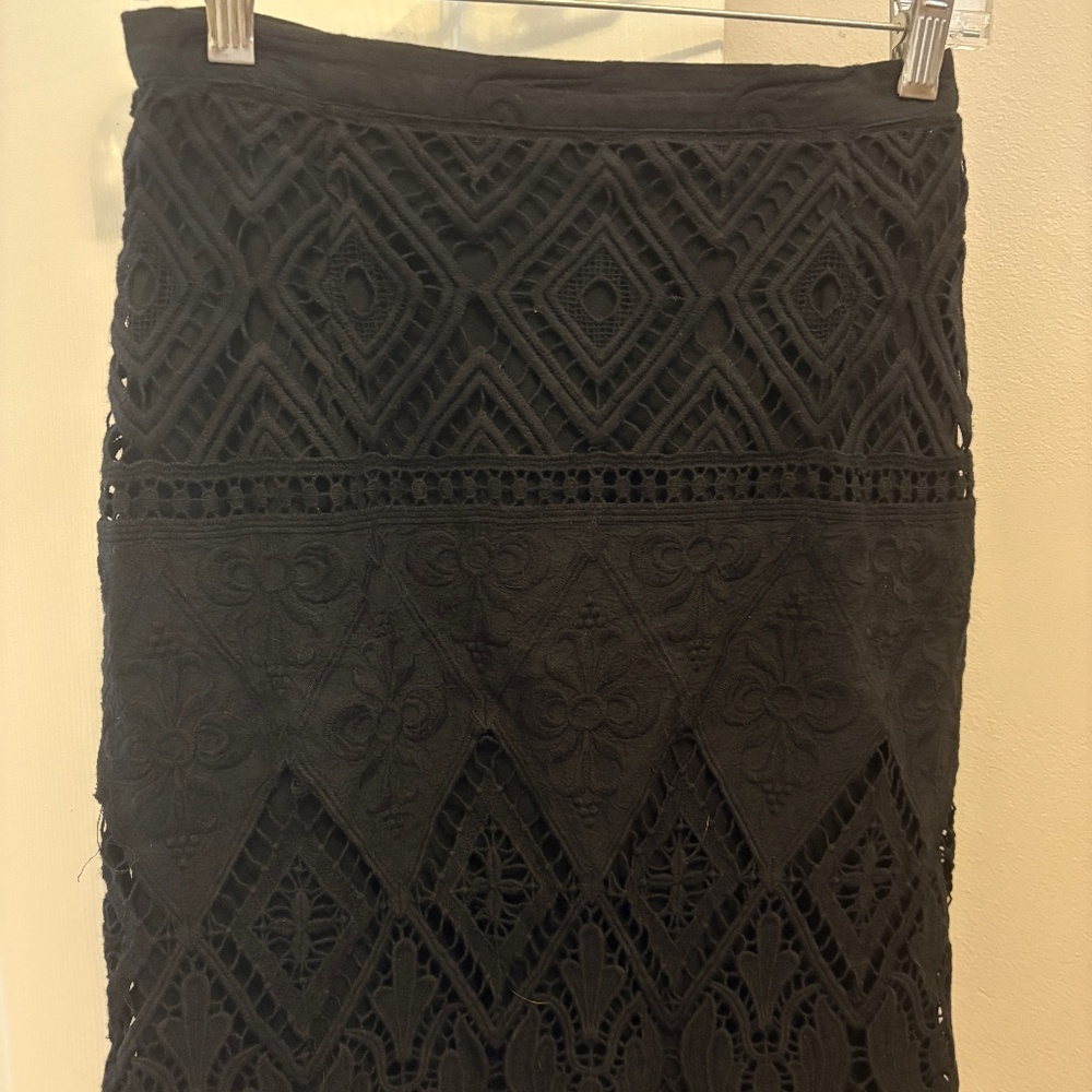 MOULINETTE SOEURS BLACK LACE PENCIL SKIRT.  SIZE 4.